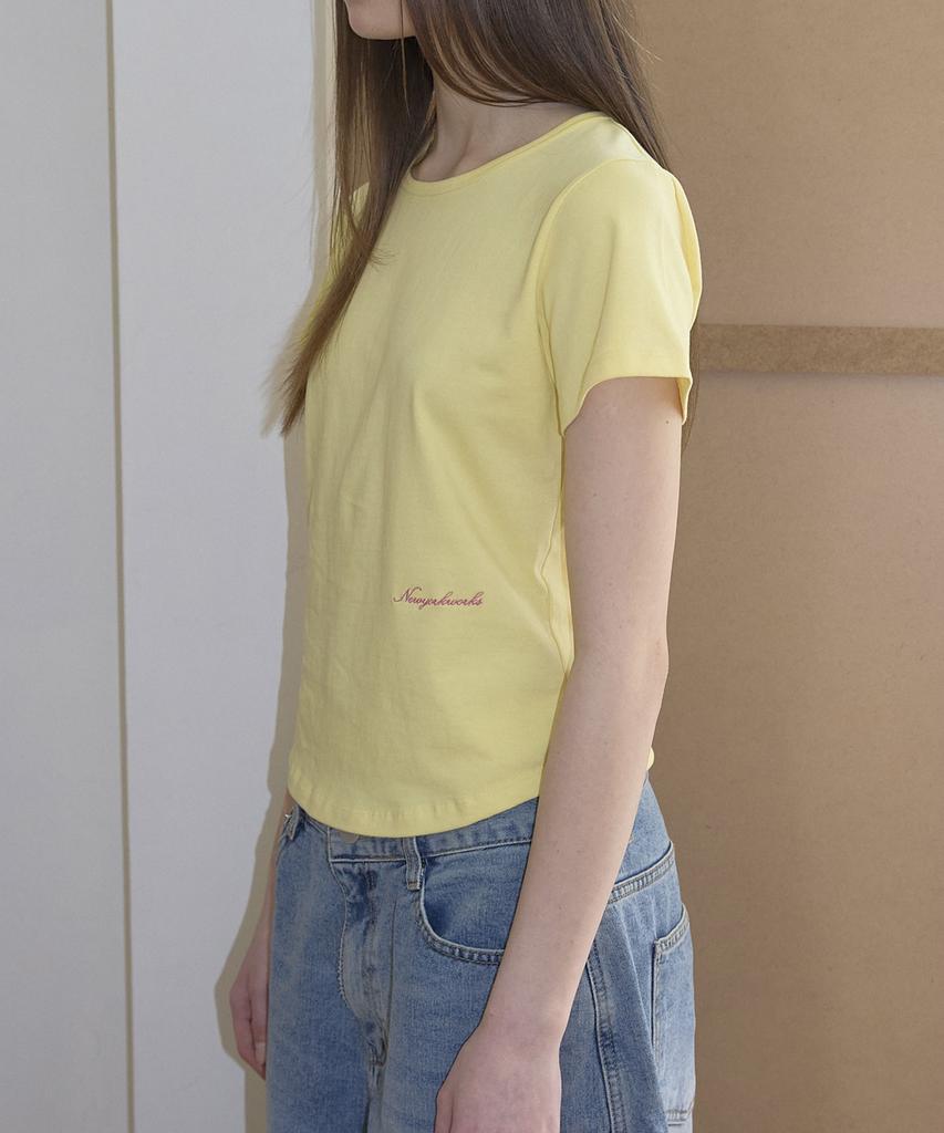 Nyuyogwogseu Embroidered Round Short Sleeve T-Shirt_Lemon