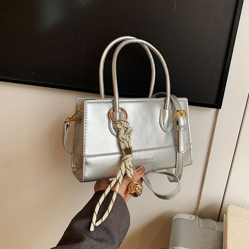 Simple Portable Small Square Bag 2025 Korean Version Trendy New Fashion Shoulder Bag High-end Niche Design Messenger Bag