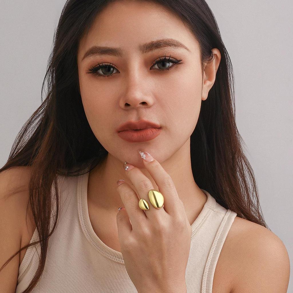 European and American Baroque Round Irregular Arc Women's Ring