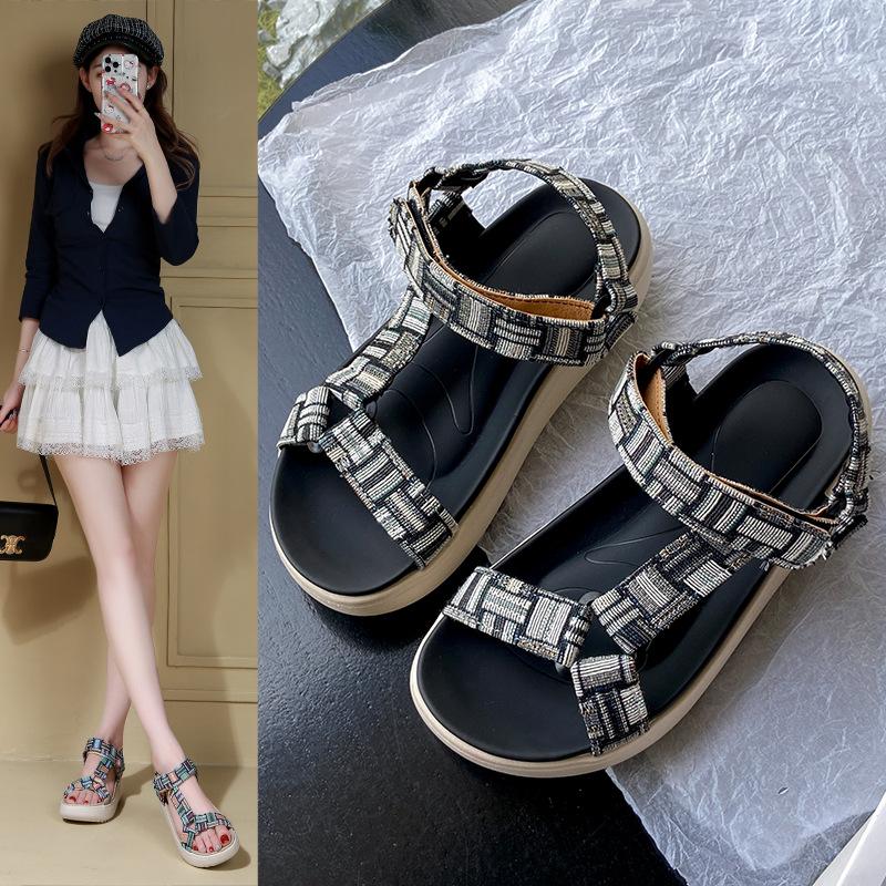 

Сандалии на платформе для женщин, летняя обувь 2025 года, повседневная легкая пляжная обувь 2025 года, модная простая женская обувь 35