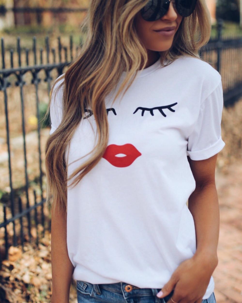 

2023 Women s T Shirt Harajuku Summer Casual Lady White Tops Female T-Shirt Pretty Eye Lashes Red Lips Print Short Clothes L білий