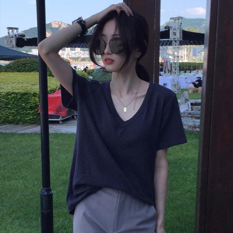 Women's Minimalist High-End White Short Sleeve T-shirt, Summer 2023