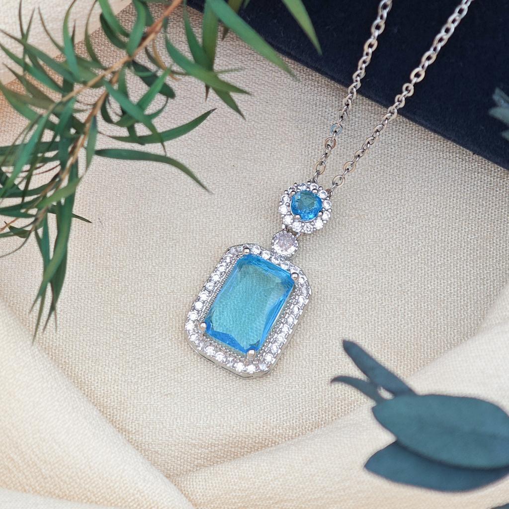Necklace Women's European and American Fashion Hot Sale Rectangular Round Micro-inlaid Zircon Temperament Collarbone Chain High-end Accessories