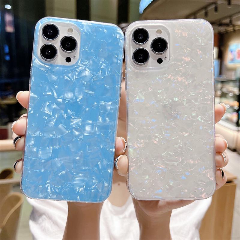 Dreamy Seashell Silicone Case for iPhone 16 Pro Max - Mother-of-Pearl Protective Cover