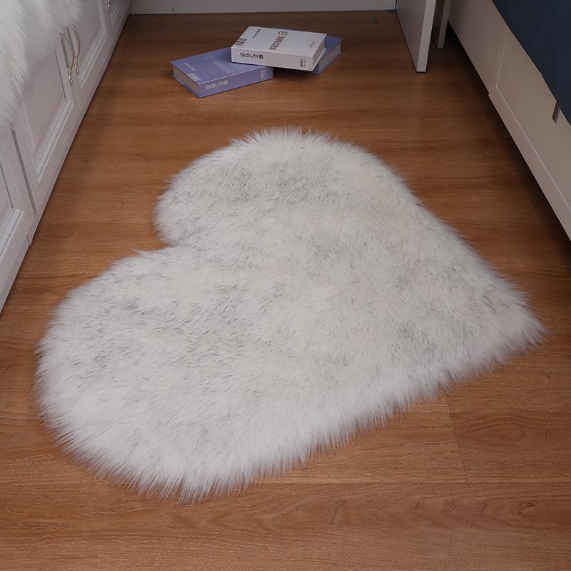 Heart-Shaped Plush Imitation Wool Rug and Cushion for Living Room or Bedroom