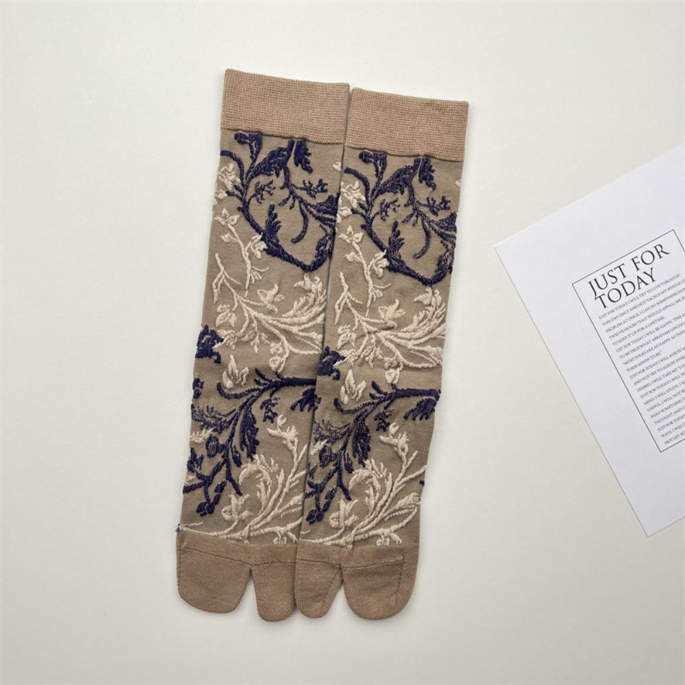 

1 Pair Versatile Japanese Style Split Toe Socks Flower Pattern Breathable Tabi Socks Retro Relief Comfortable Two-Toed Socks One Size хаки