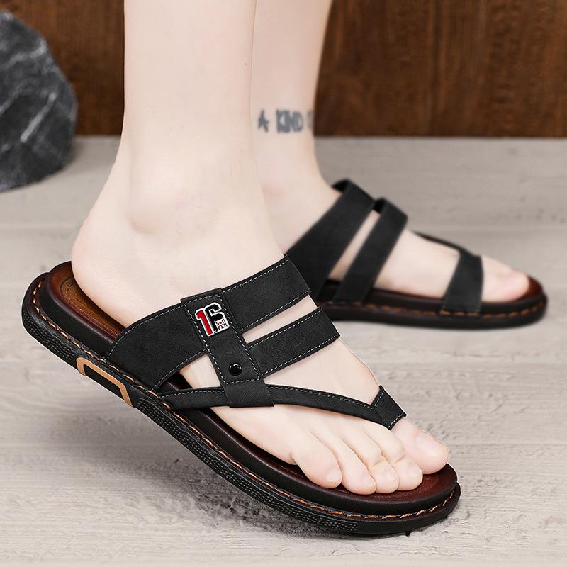 Slippers men's 2025 summer new men's Korean version of personality niche fashion non-slip outer wear driving leather cover toe drag