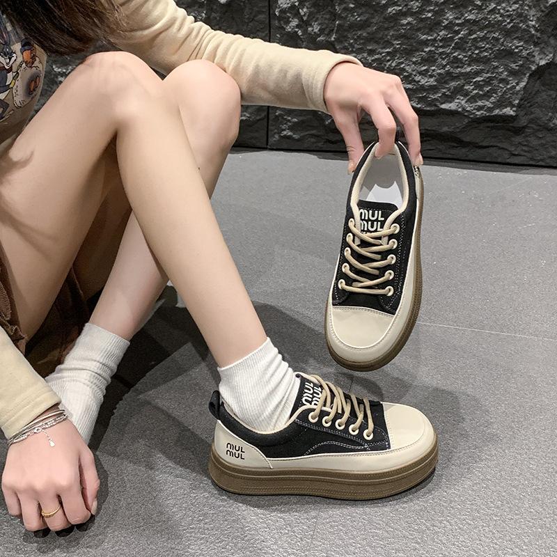 Spring 2025 new light flat comfortable not tired feet sports board shoes retro fashion versatile casual shoes women