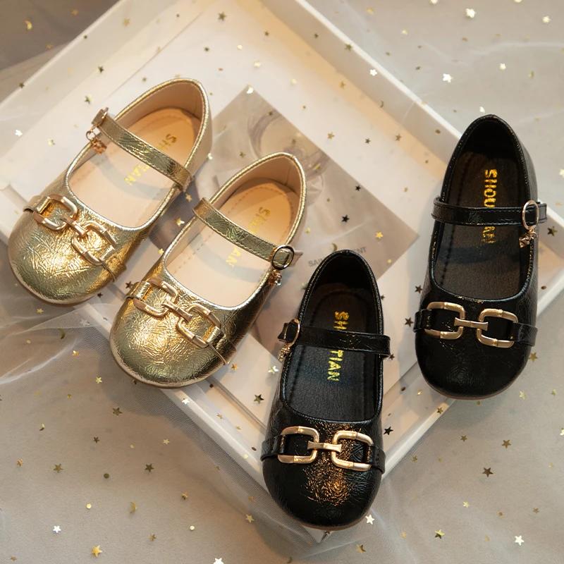 Girls' Performance Dance Shoes with Buckle Children's Flat Shoes Soft Sole 2024 New Girls' Leather Shoes with Pendant Hook&loop