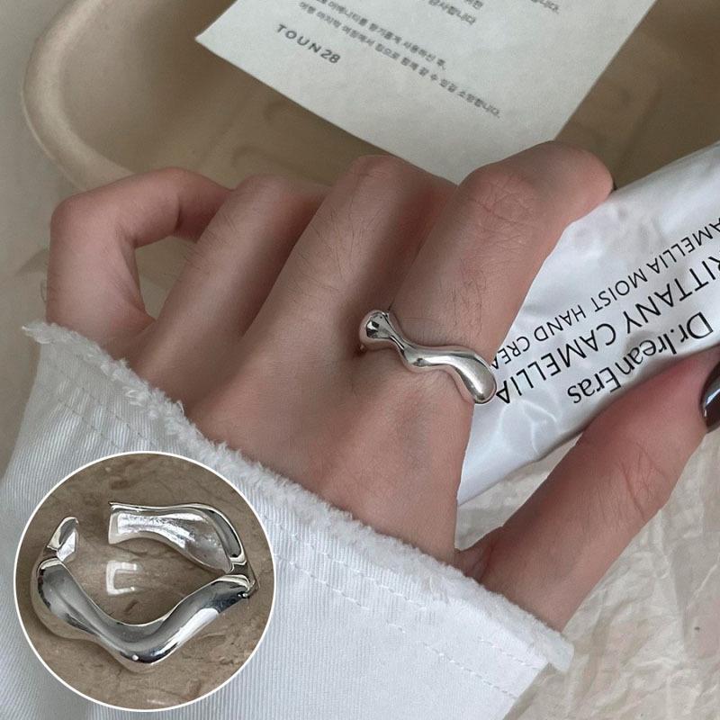 Korean S925 Silver Cross Military Flower Ring: Retro, Adjustable, Fashionable Hip-Hop Index Finger Design for Women.