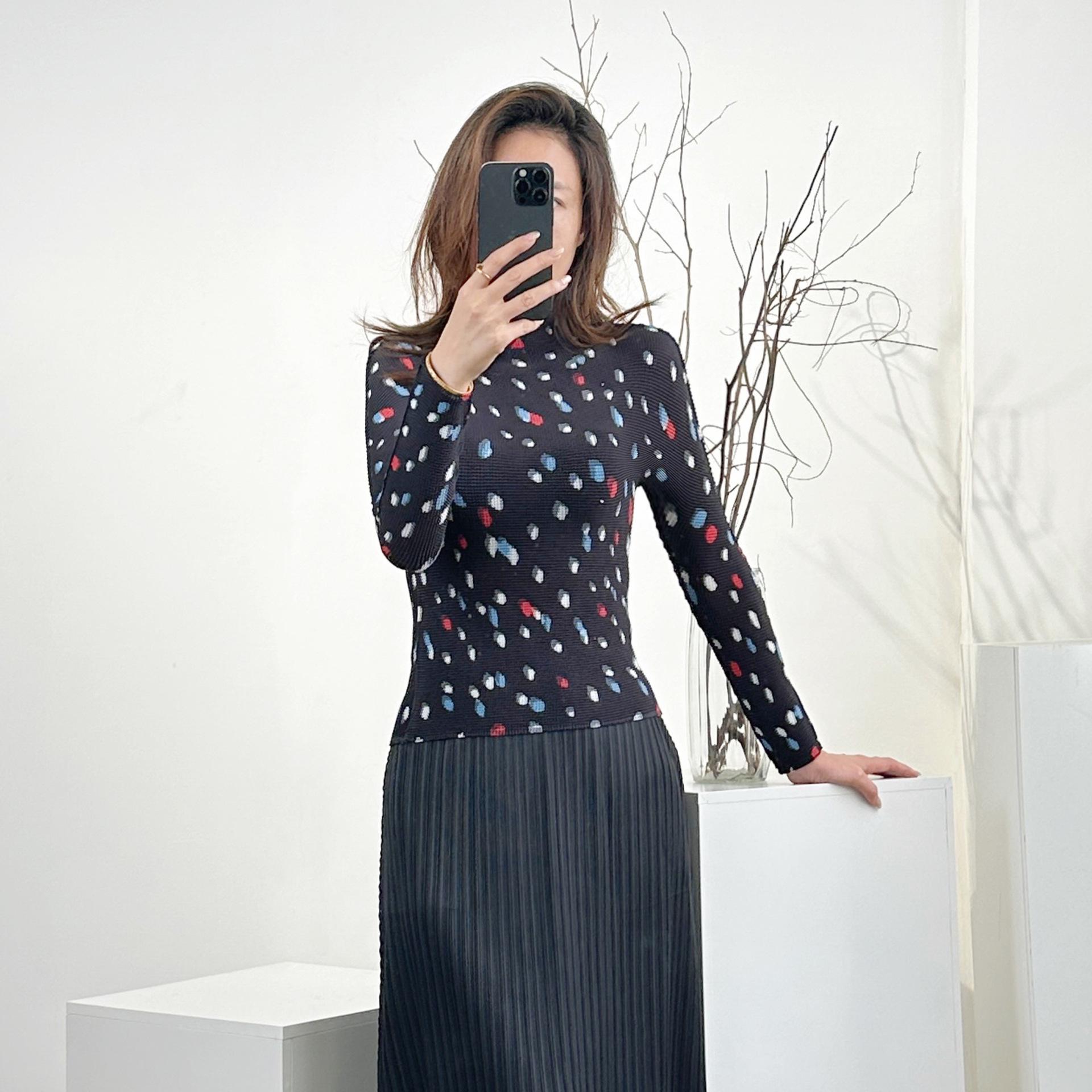 

Футболка Miyake Pleats Me с плиссировкой кукуруза : Модная база для весны/осени One Size чёрный