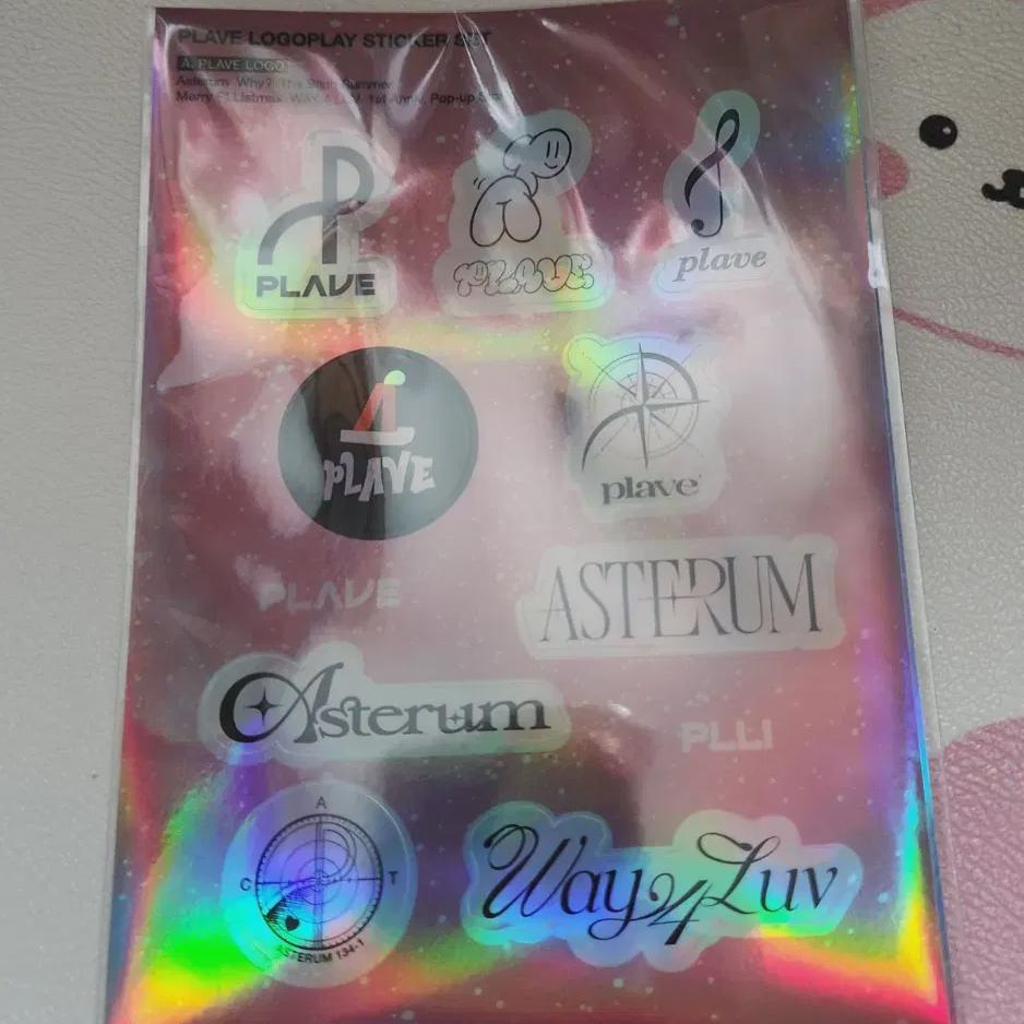 

PLAVE Наклейка