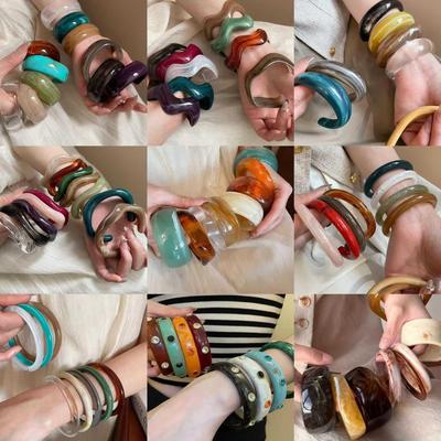 Europäisch-amerikanischer Ombre Acryl Glänzender Armreif: High-End Lichtluxus, Übertriebener Modeschmuck.
