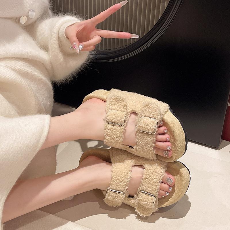 Thick-soled foreign-style fluffy drag women 2025 new autumn French outer wear temperament high-end slippers fashion versatile shoes
