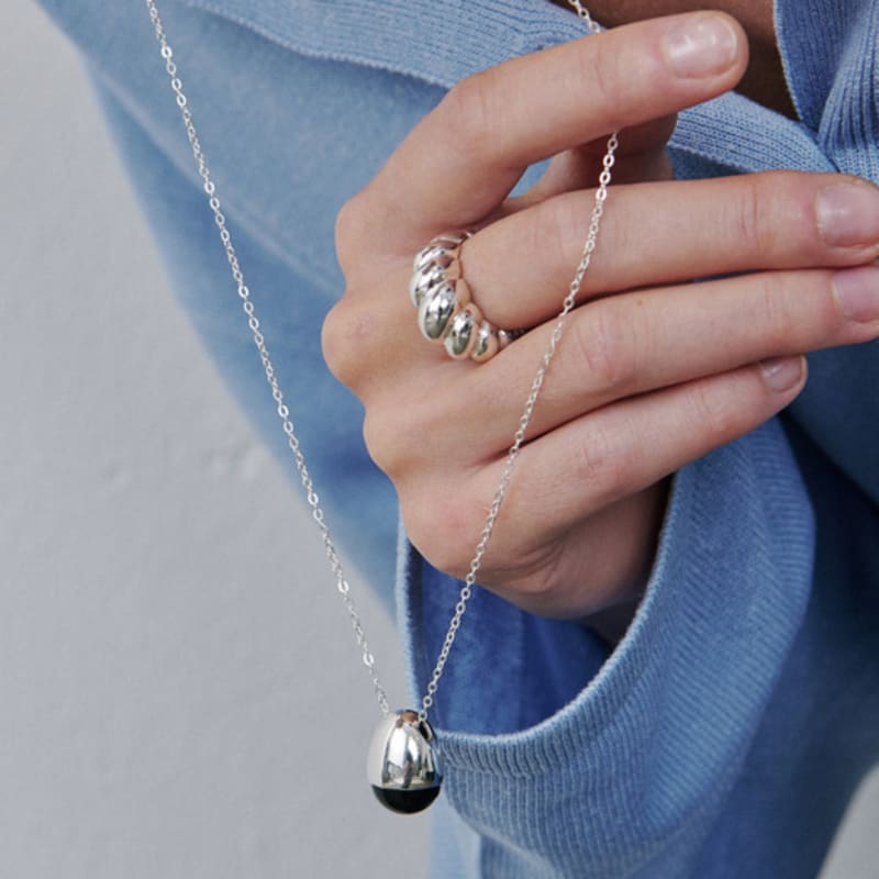 Etrive Egg Dome Necklace