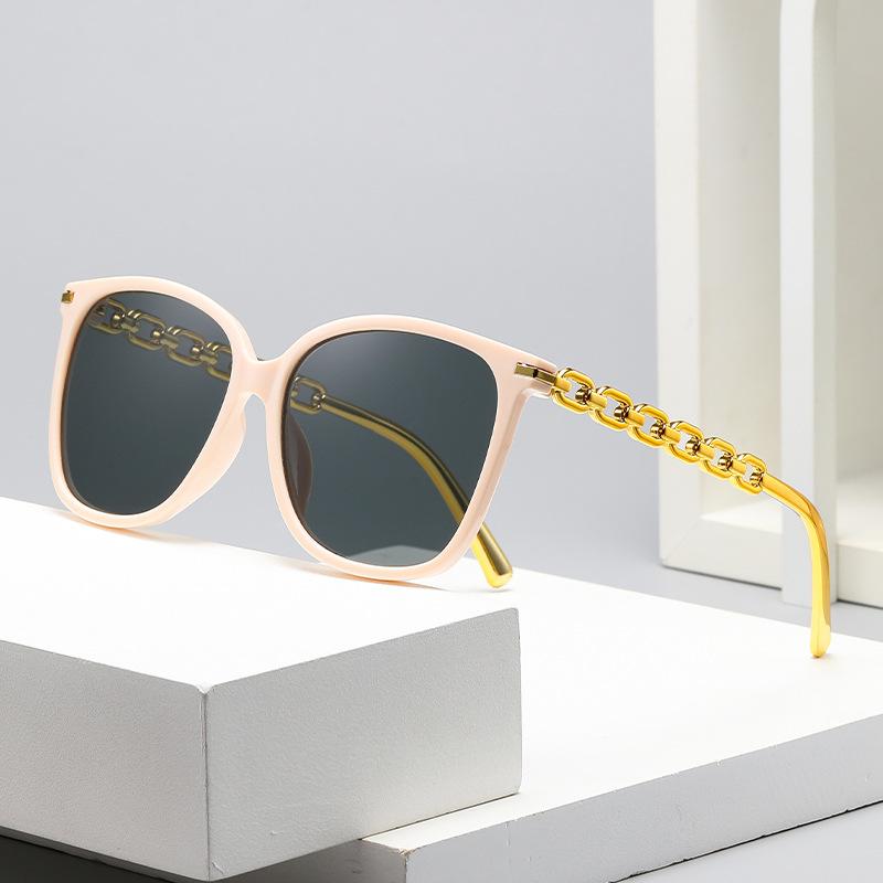 Vintage Retro Designer Sunglasses Woman Fashion Trendy Square Shape Sun Glasses for Women Chain Leg Female Sunglass