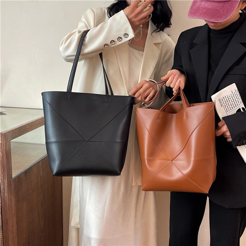 Large Capacity Bag For Women Pu Leather Handbag Designer Bucket Shoulder Bag Female Top Handle Tote Simple Travel Bag Black