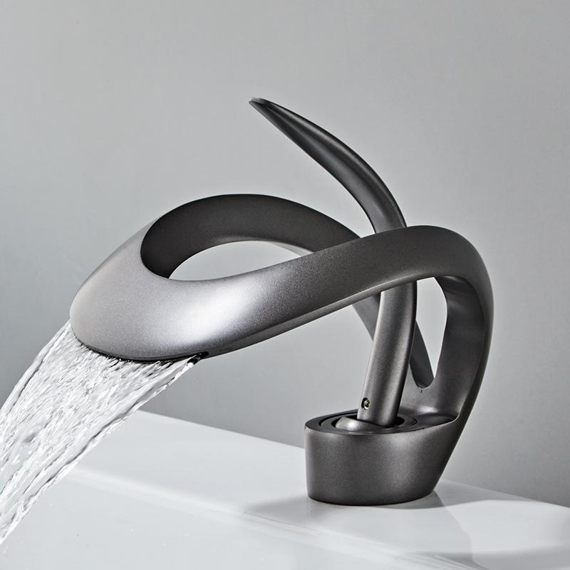 

Tuqiu смеситель для раковины в ванной комнате черный смеситель для ванной комнаты латунный креативный серый смеситель для раковины с горячей и холодной водой водопадный смеситель для раковины