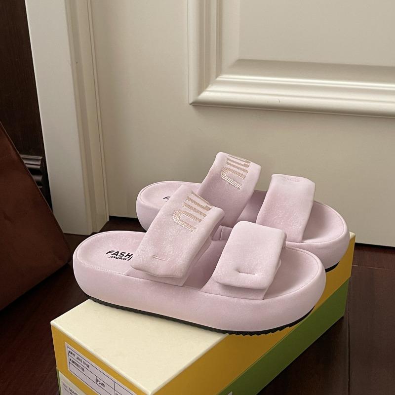 Height-increasing Thick-soled Cool Slippers for Women's Summer Wear, New with Skirts, Beach One-word Sandals