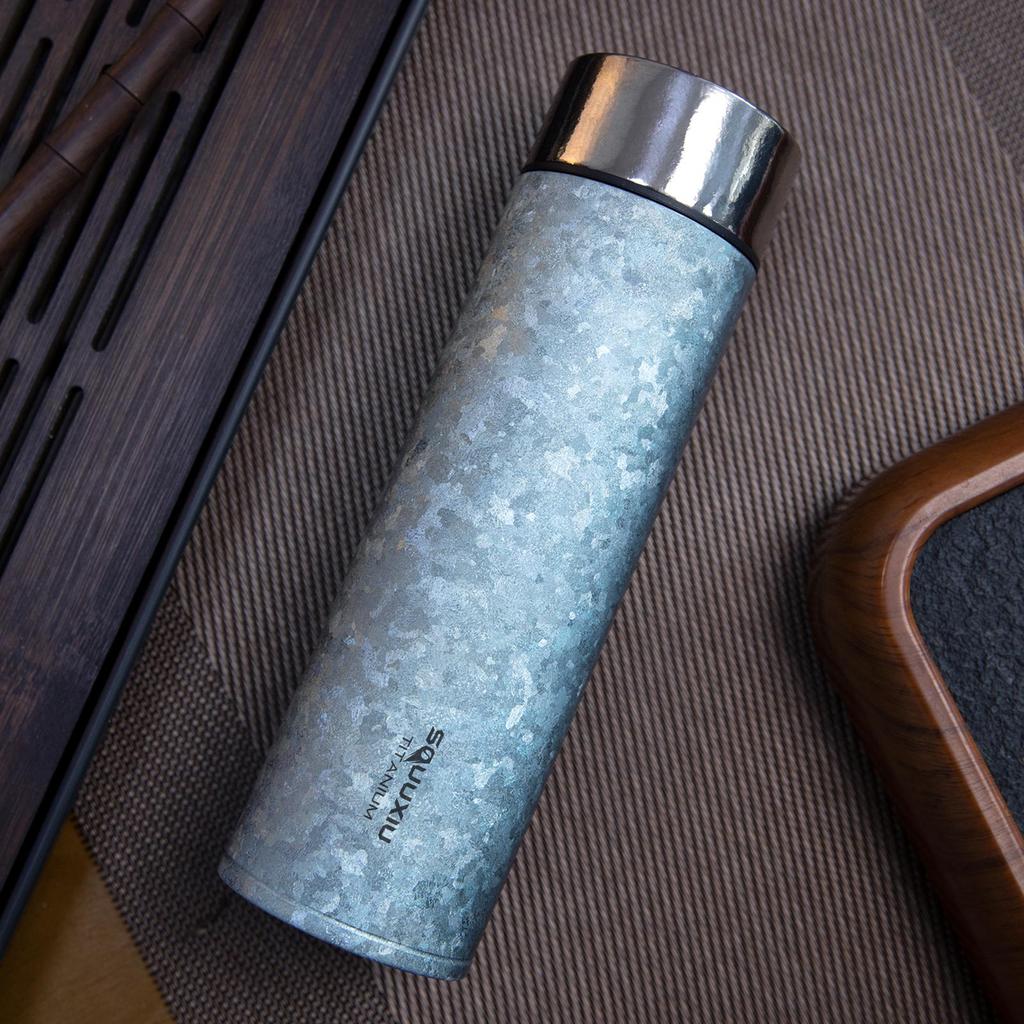 Lättvikts Reseisolerad Vattenflaska 450ml Titan Vakuumflaska med Te-filter Utomhus Metall