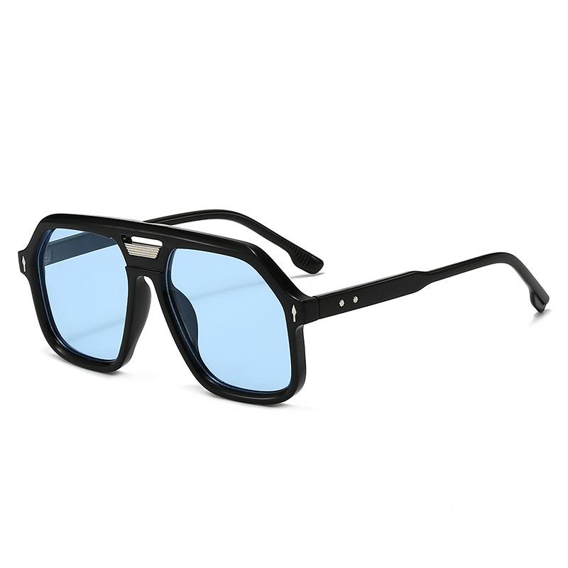 Trendy Retro Oversized Sunglasses: Unisex Bold Fashion Statement