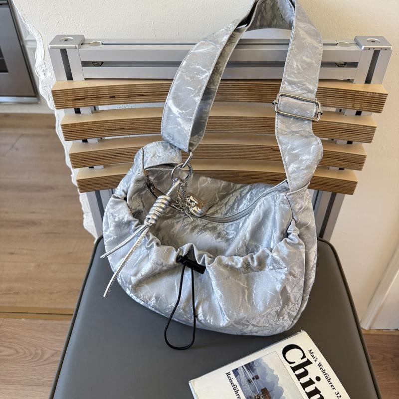 Literary Dumpling Bag Women's Summer New Leisure Commuter Shoulder Bag Niche Messenger Bag