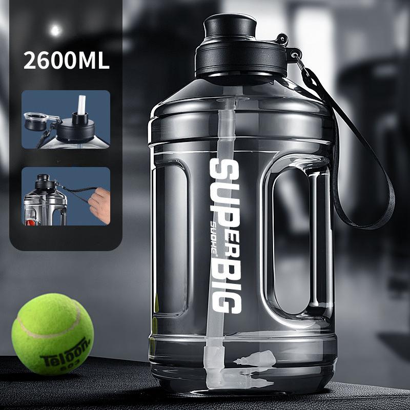 Large Capacity Plastic Sports Water Bottle with Handle and Straw for Gym Outdoor Hiking 1600ml 2600ml MIT