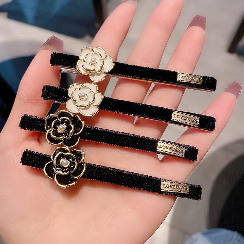 Französische Vintage Kamelienblume Perle Samt Haarspange Damen Elegant Seitlicher Pony Haarnadeln Mädchen Haaraccessoires