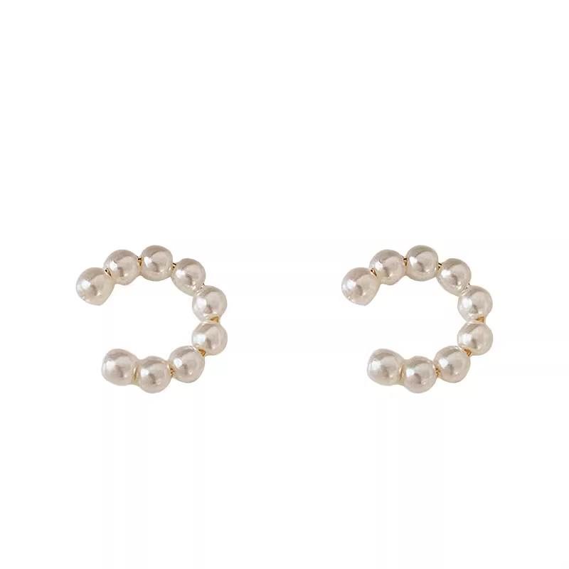 Korean Style Tassel Butterfly Ear Cuff: Exquisite No-Piercing Clip-On Earrings for Women