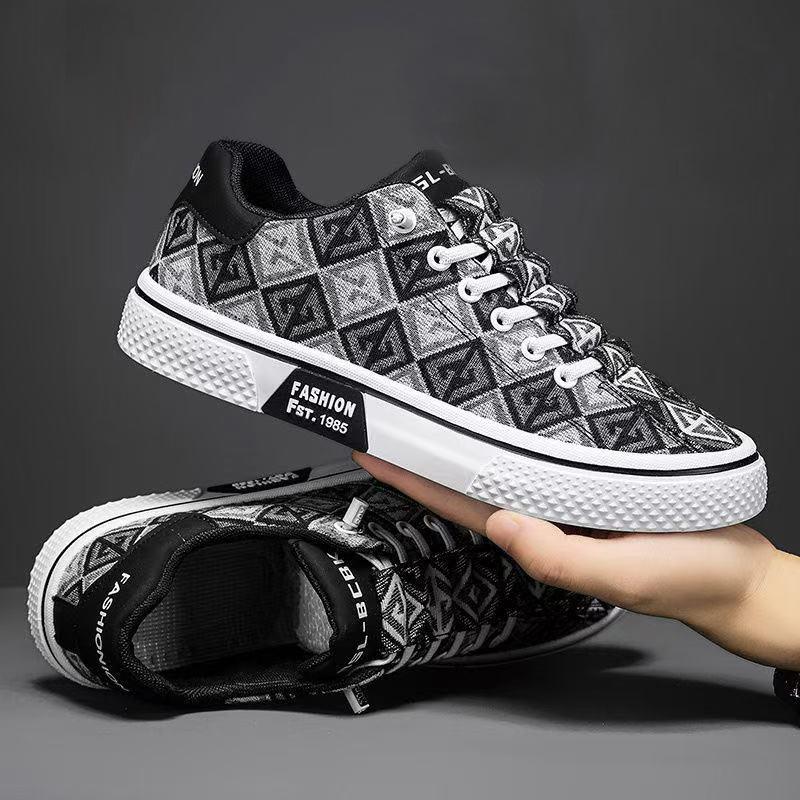 One-pedal Canvas Shoes Men's Shoes Casual Printing Embroidery Versatile Spring New Sports Shoes Men's Board Shoes