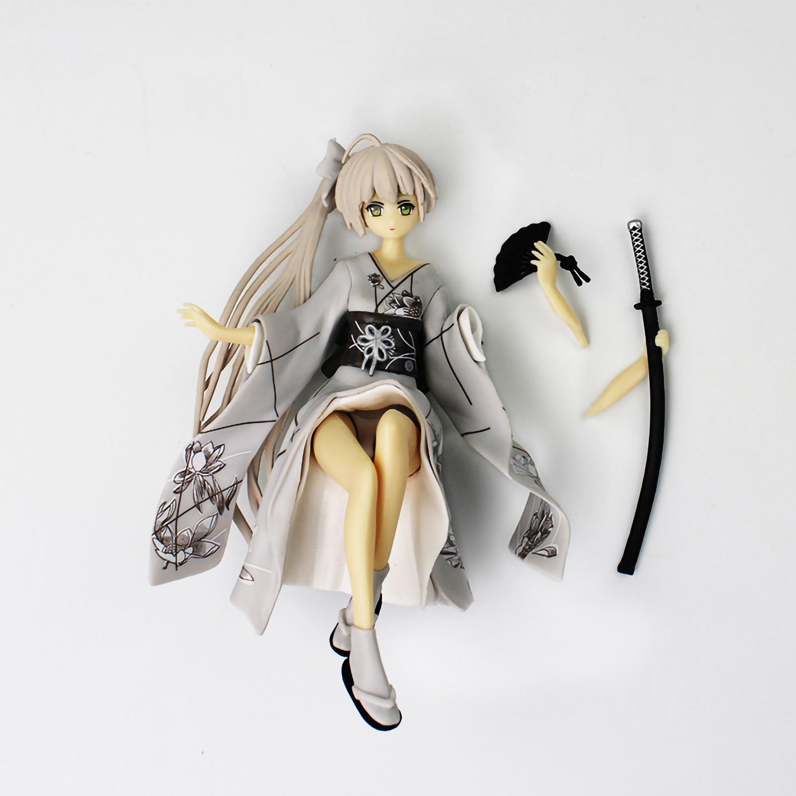 

Аниме Фигурка Безопасная Милая Детализированная Съемная Фигурки Японского Аниме с Черной Подставкой для Рабочего Стола