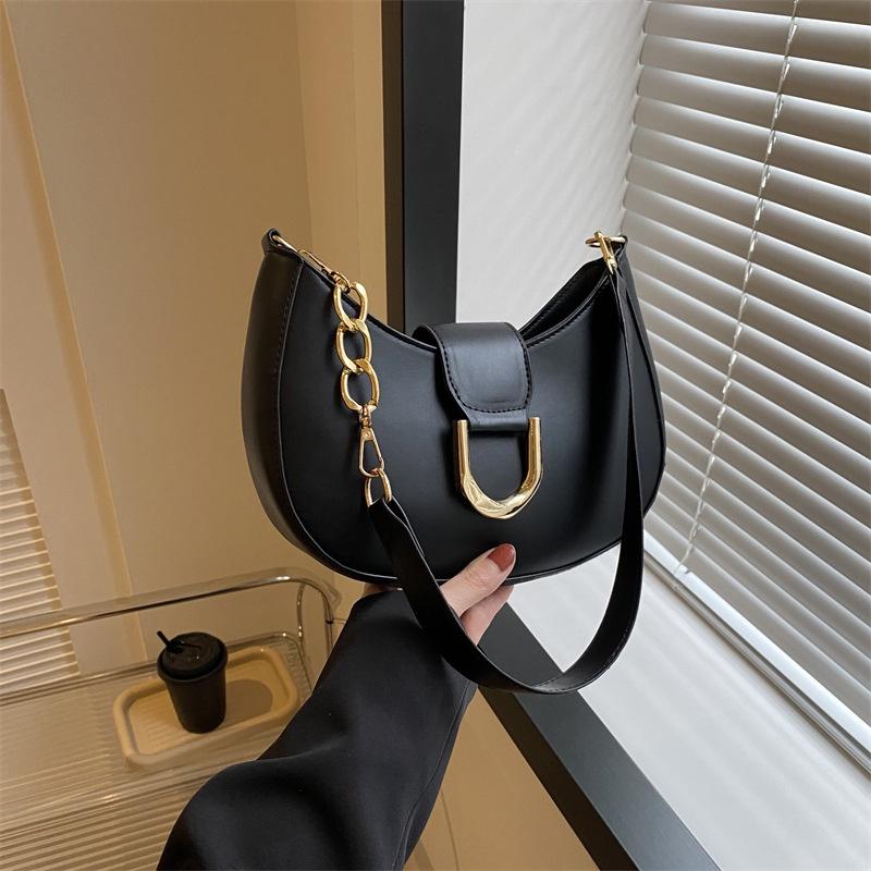 Trendy Minimalist Solid Color Shoulder Bag For Women Fashionable Pu Material Small Size Suitable For Daily Outfits