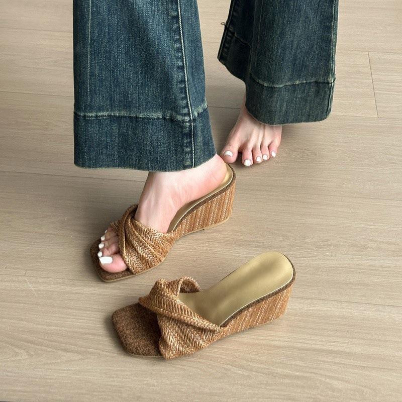 

Small heel slippers women s summer wear 2025 new with skirt open-toed woven high-heeled cool slippers 39