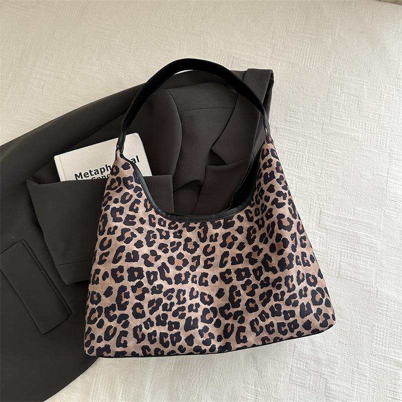 Autumn and Winter Large-capacity Work Tote Bag Women's 2025 New Personalized Leopard Print Shoulder Messenger Bag