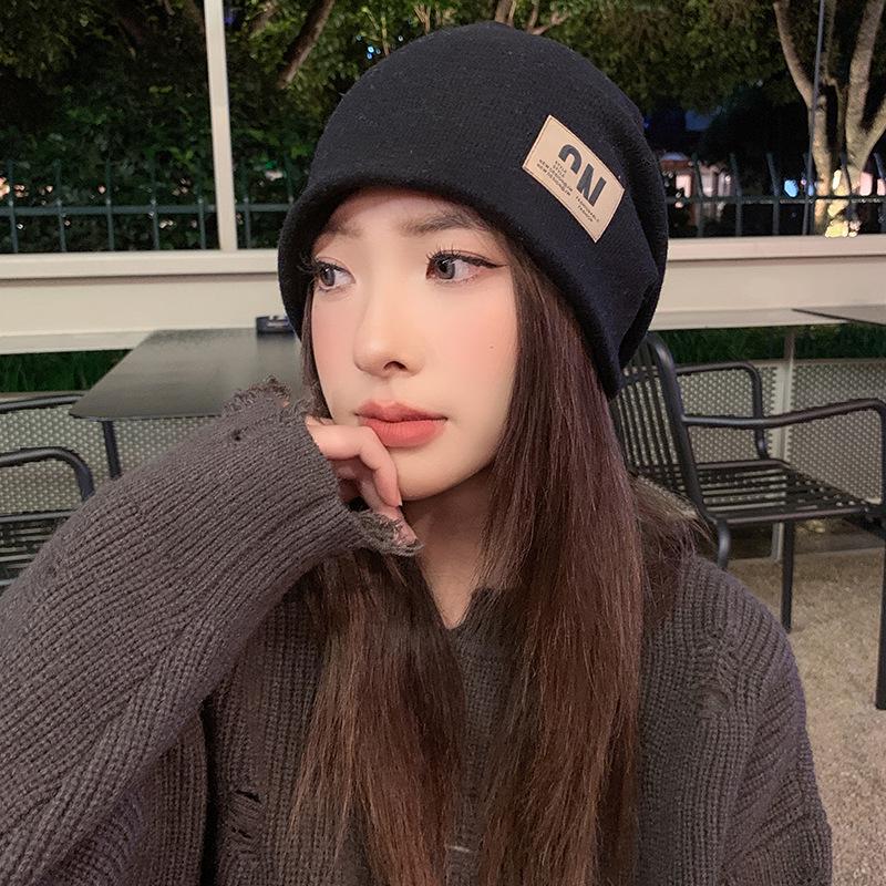 Damen Koreanische Warme Mütze mit Ohrenschutz - Herbst/Winter Buchstaben-Label Design