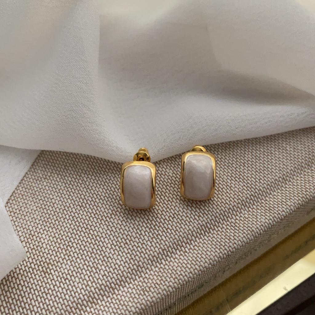 Unique Niche French Retro Cold Wind High-End Ear Buckle Brass 22K Real Gold Simple Circle Temperament Earrings