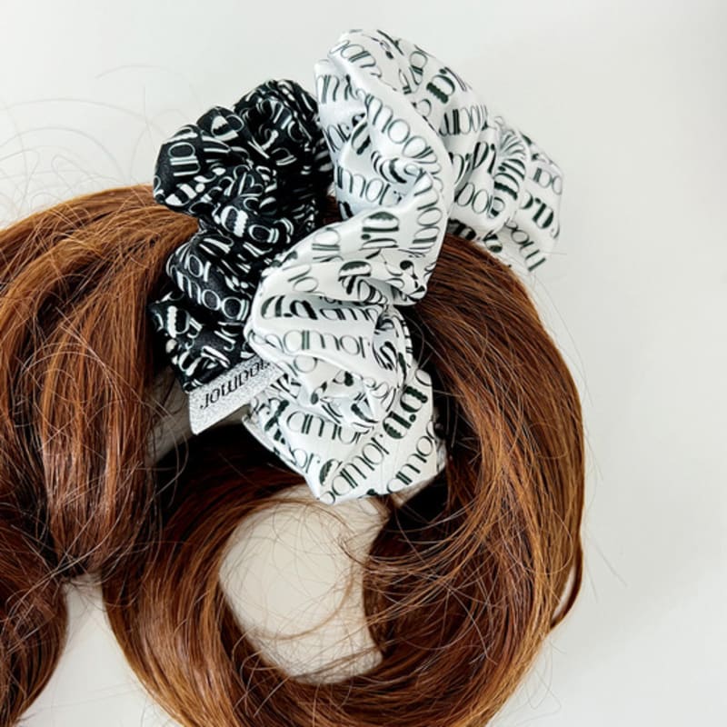 amoamor lettering scrunchie_4colors