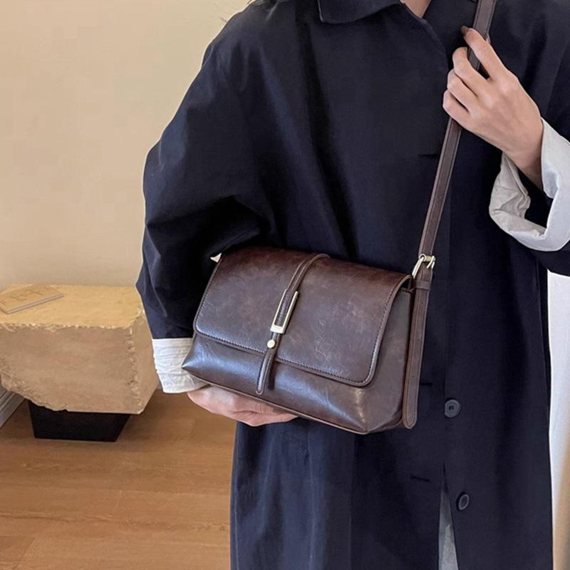 bag 2025 new messenger bag fashion versatile women's bag 2025 summer shoulder bag light luxury commuter bag luggage