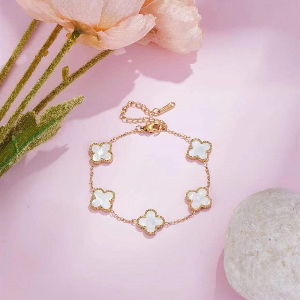 

Высококлассный браслет «Счастливый четырехлистный клевер» Легкая роскошь Высококлассный темперамент Ручные украшения Модный дизайн Ювелирные изделия