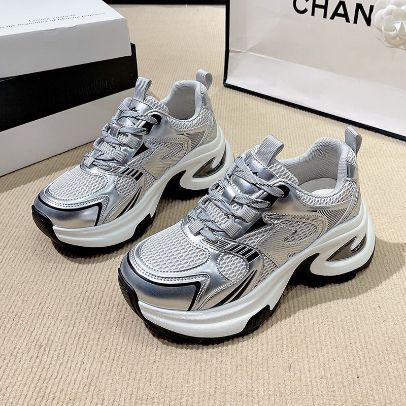 

Платформенные кроссовки для папы женские новые весенние серебристые на высокой подошве легкие универсальные повседневные спортивные туфли для детей показывают маленькие ножки 40 серебряный