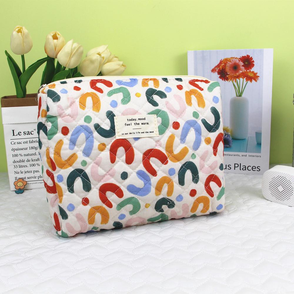 Polyester Travel Organizer With Geometric Print And Thread Detailing For Women And Men