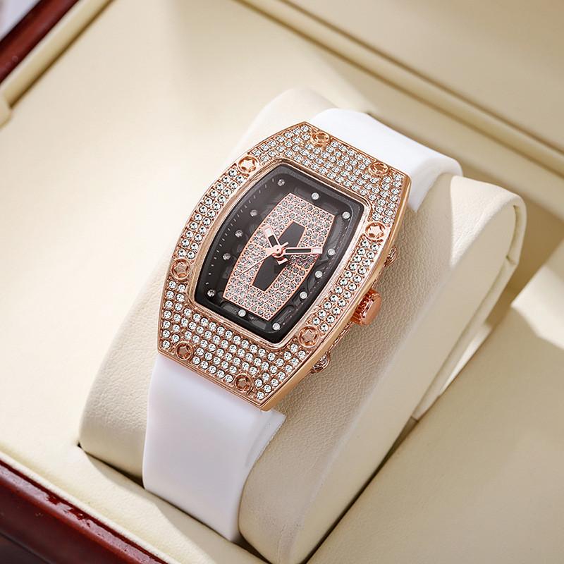 Women Fashion Quartz Watch With Diamond Embellishments For Casual Wear