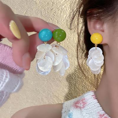 Pince d'oreille style vacances sans perçage, résine, coquillage, pétale, franges, boucles d'oreilles douces, simples, fraîches, mode pour femmes
