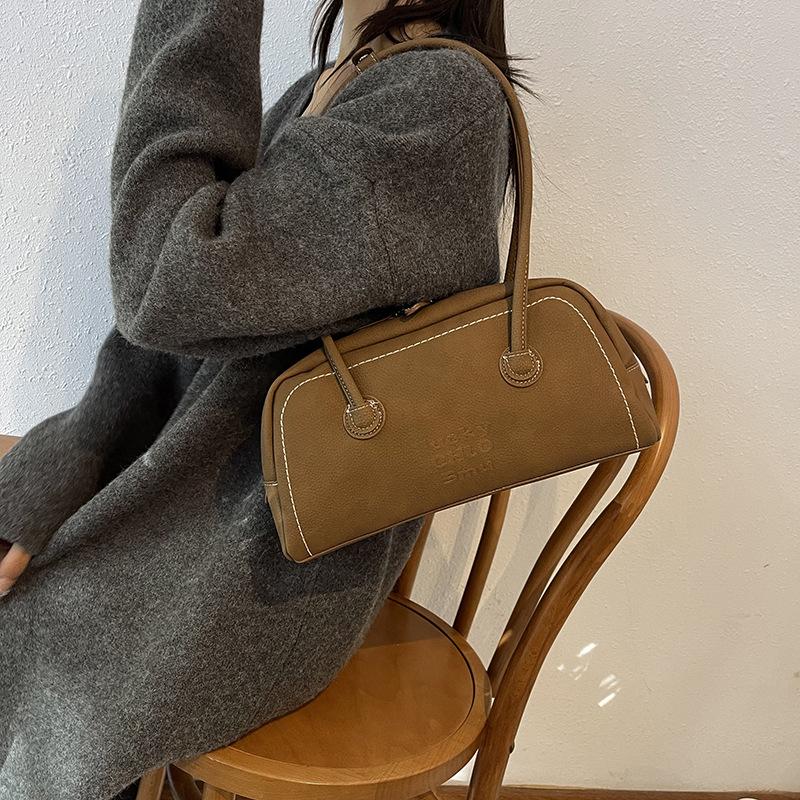 Autumn and winter retro small bag women's 2025 new fashion versatile shoulder underarm bag super fire portable baguette bag