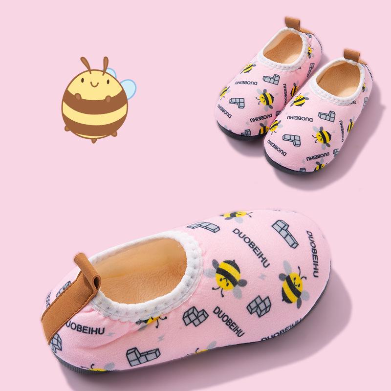 Kids' Non-Slip Velvet-Lined Cotton Slippers – Soft Sole Warm Shoes for Boys & Girls.