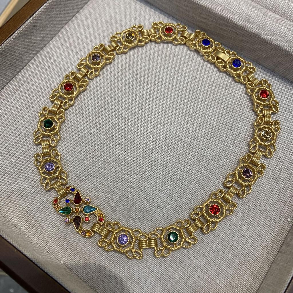 Vintag Medieval Jewelry Factory Direct Supply Fashion Ancient Gold Brass Hand-carved Colored Gemstone Necklace Fashion