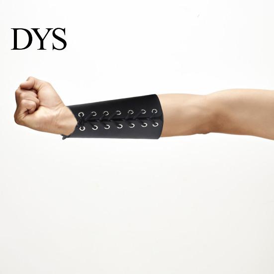 Medieval Punk Wrist Guard Vintage Stylish Faux Leather Arm Cosplay Lace Up Belt Protector for Parties Festivals Costume Festive Csotume