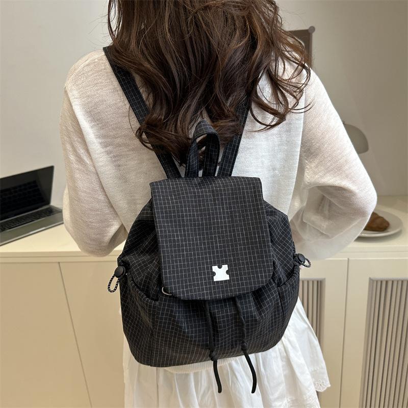 Backpack Casual Large-capacity Schoolbag Lightweight Checkered Hand-held Backpack for College Students Casually