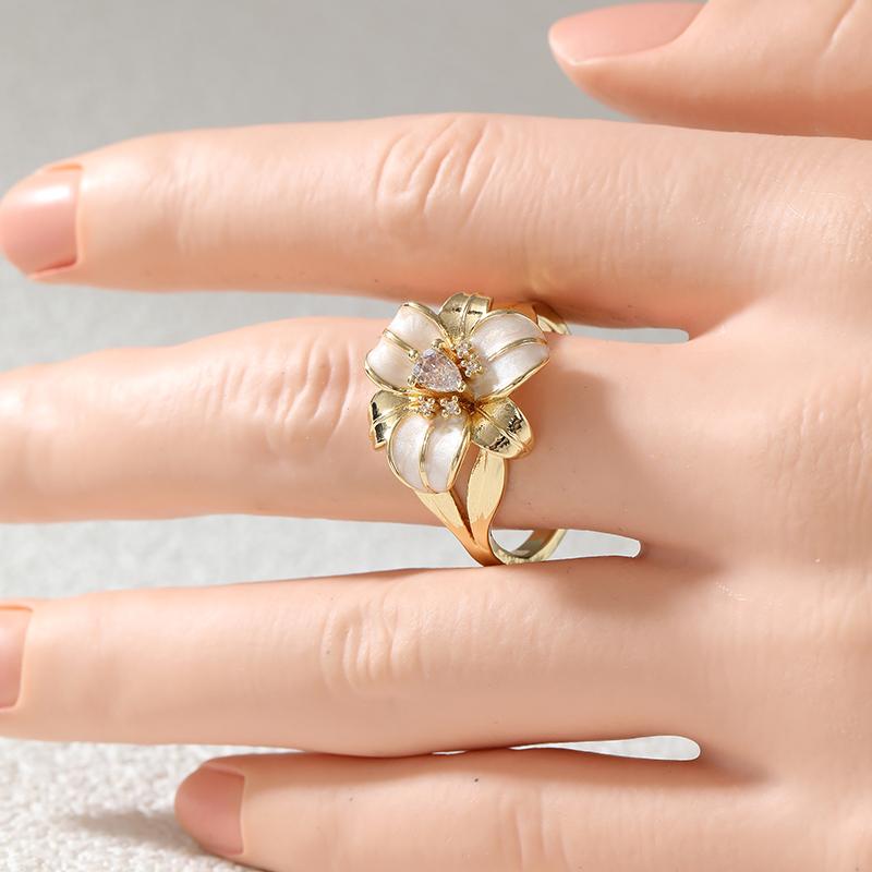 Aesthetic Inlaid White CZ Enamel Flower Women's Ring Trendy Gold Color Hand Carving Daily Wear Party Jewelry Anniversary Gift