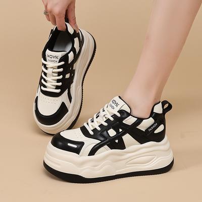 Neue Frühherbst-Damenschuhe Plateau Weiße Schuhe Erhöhter Komfort Vielseitige Atmungsaktive Schuhe Freizeit-Sportschuhe Farbkombination